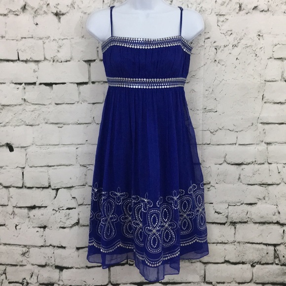 Maggy London Dresses & Skirts - Maggy London 100% silk beautiful blue dress
